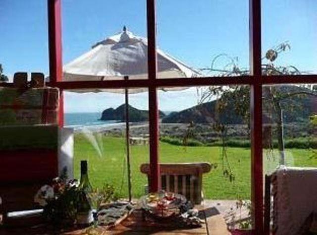 Bethells Beach Cottages Екстер'єр фото